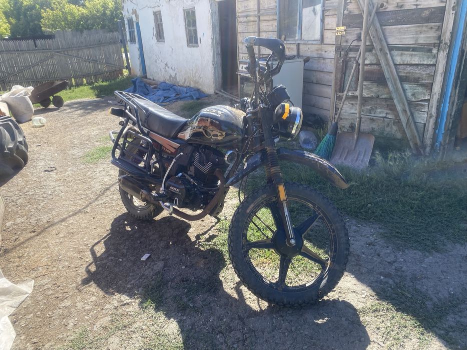 Продам мотоцикл 200сс