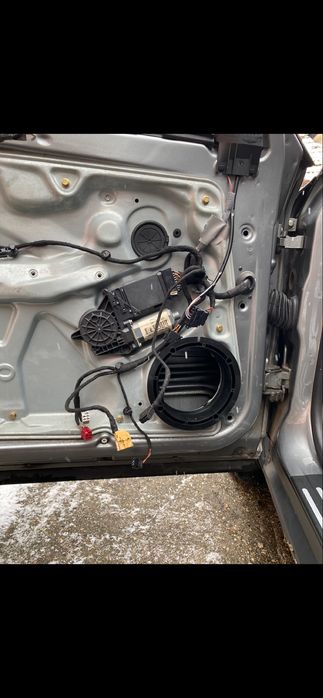 Electrician Auto ,Montez Amplificator, Subwoofer, Casetofon,Navigatie