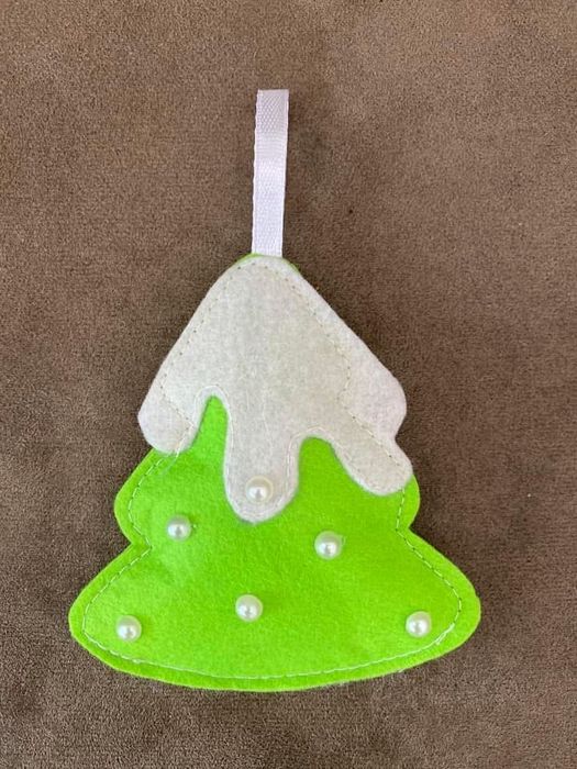 Коледни играчки от филц