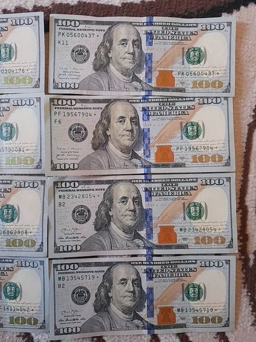 Dollorlar harbirini vin nomeridan keyin Yulduzchalar bor