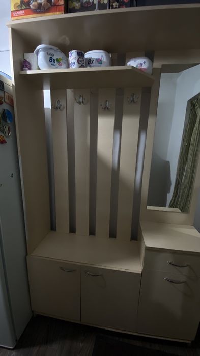 Мебель в прихожую.