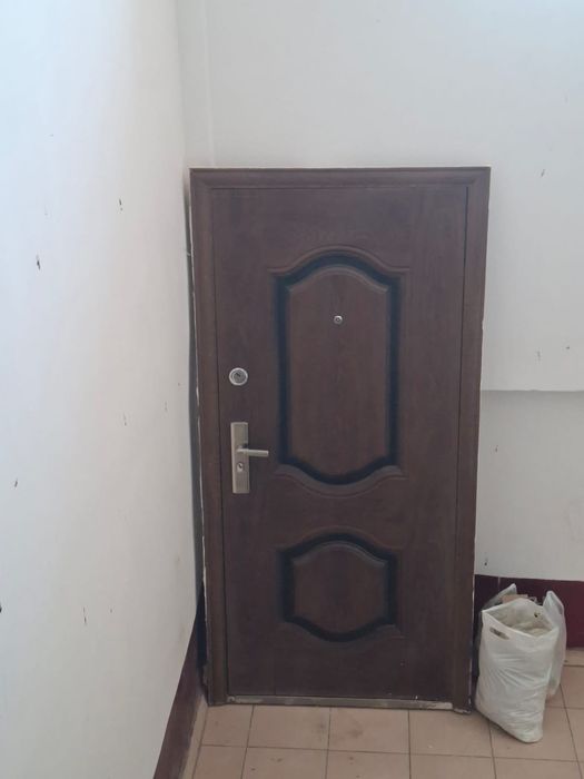 Продается б/у дверь