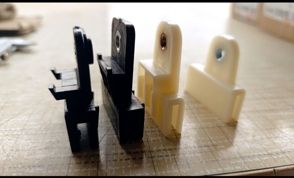 Держатель стекла, стеклоподъёмника автомобиля