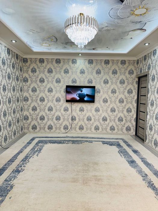 Ko'p qavatli uylarning,7-qavatidagi 2 xonali xonadon sotiladi