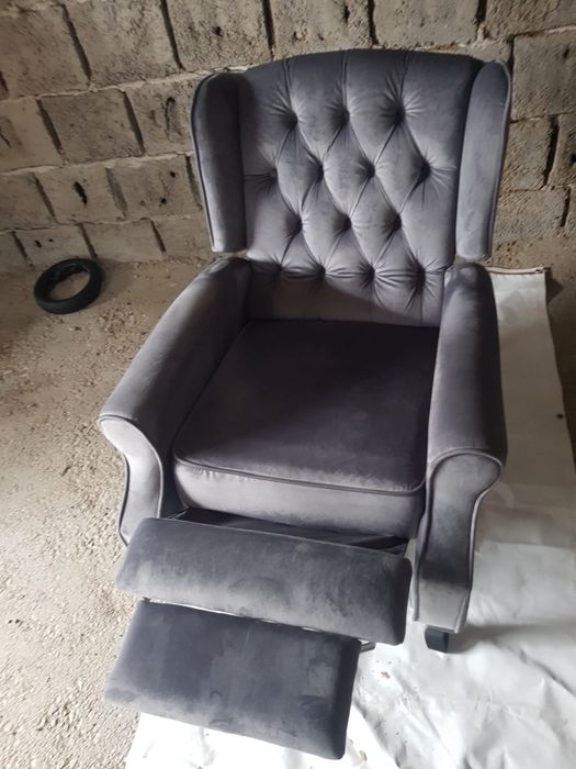 Fotoliu cu recliner, aproape nou