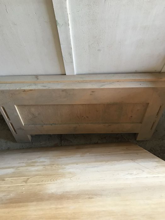 Vand stoc de mobila
