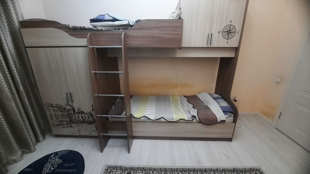 Двухярустный кровать