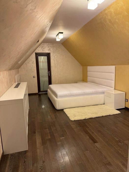 Inchiriez apartament la casa pe Calea Dumbravii