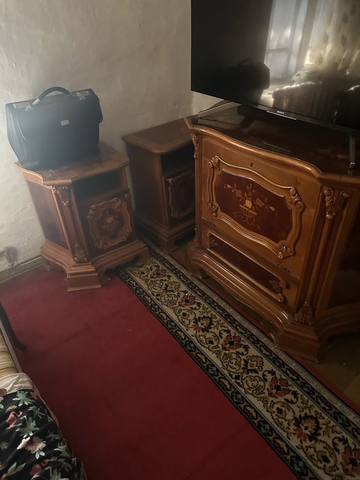 Продам румынский гарнитур