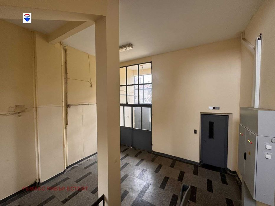 Продава се Промишлена сграда в Русе, Родина 1 - 816 кв.м за 2525 €/кв.м - Снимка #8