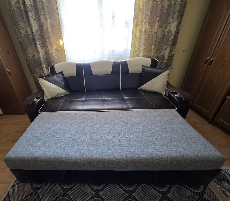 Canapea in stare perfecta!