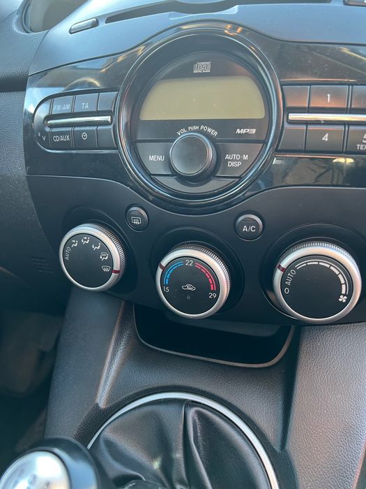 Mazda 2 / 2011 / 1.3 benzină