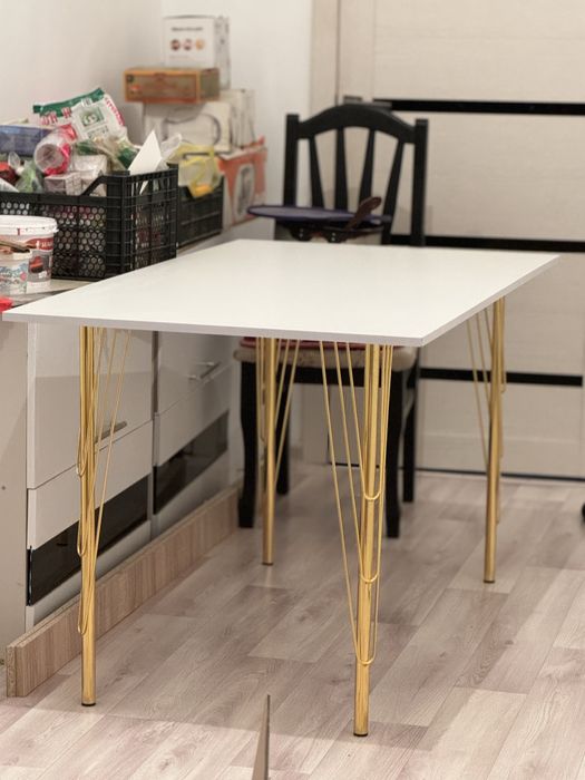 Продам кухонный стол