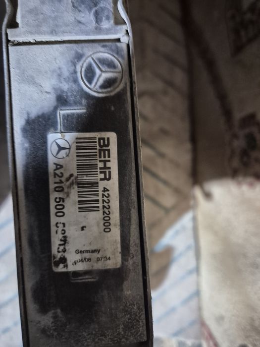 Радиатор 210 мерседес 2.2 CDI