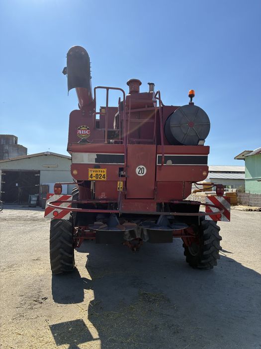 Combină Case 2188 cu header de păioase PRET 28000 euro TVA INCLUS