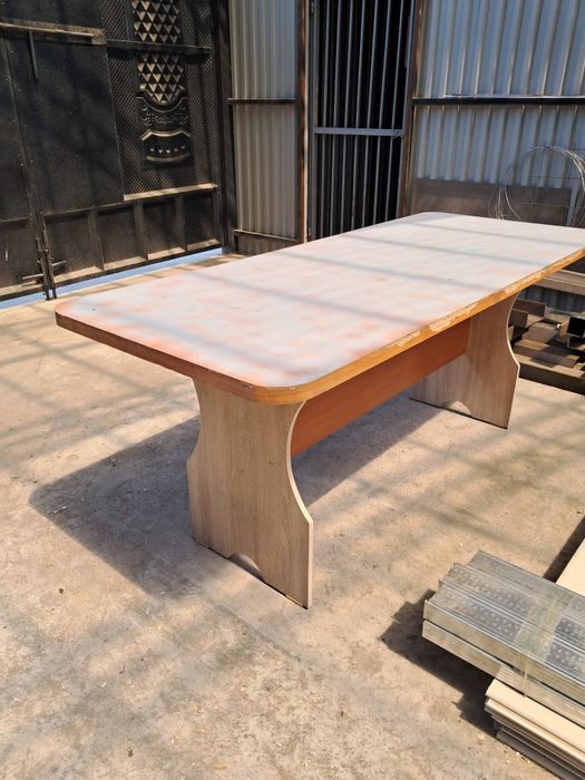 Стол кухонный. Находимся жд вокзал