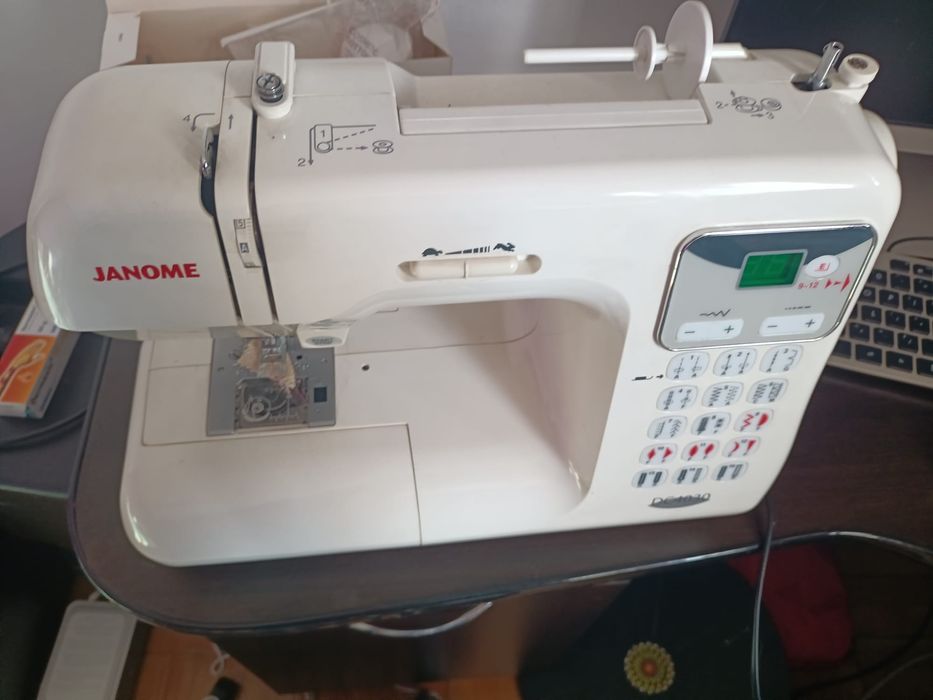 Mașina de cusut electrica