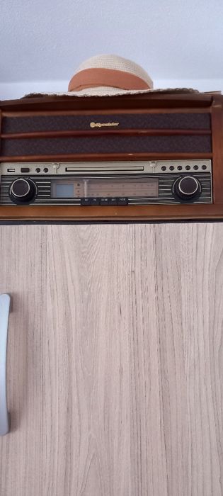 Vand radio cu pickup caseta si cd si ceas mecanic