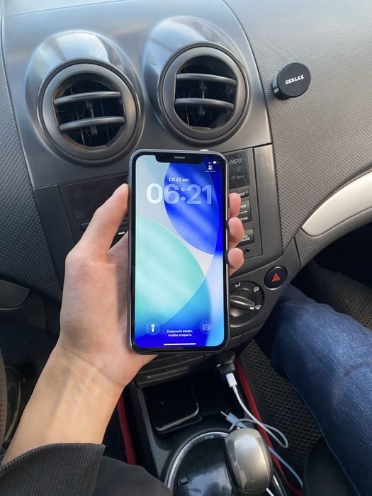 Продам Айфон 11 64gb 77%