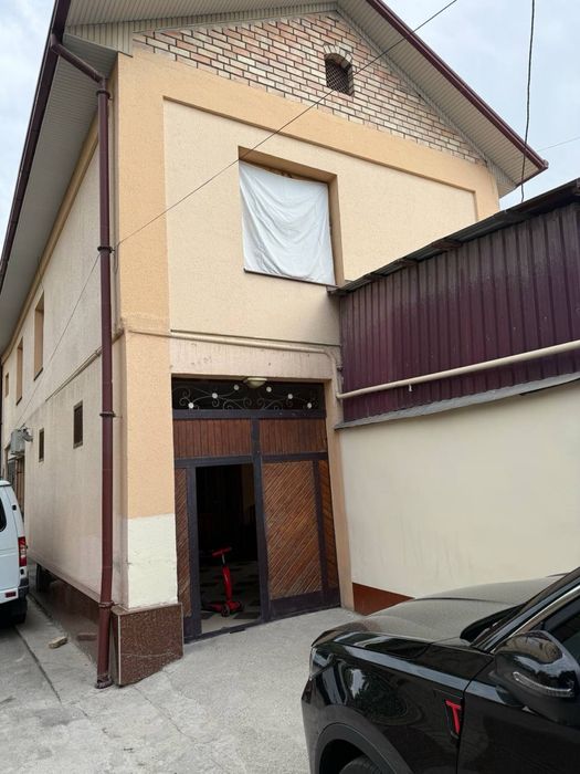 Продаются участок 2.4 соток 7 комнот +подвал 3 санузла