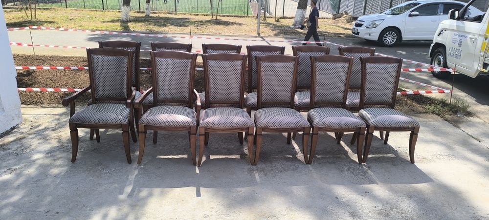 Рестоврация мягкой мебели смена дизайна лакировка стульев реставрация