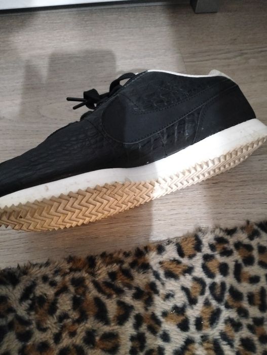 Pantofi sport Nike purtați un sezon,stare foarte bună, negri, mărimea 38, 5