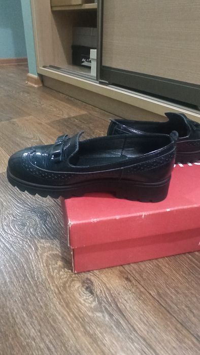 Продам лоферы для девочки