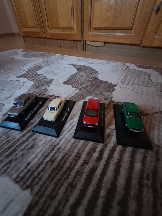 Vand colecție machete Dacia