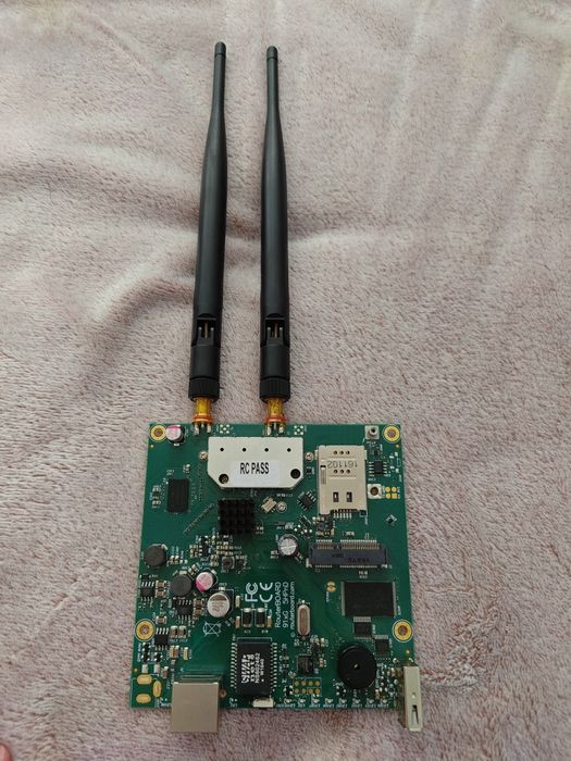 MikroTik RB912UAG-5HPnD WiFi 5GHz Wireless N 1000mW wireless route with 3G modem