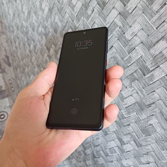 Продаётся Samsung S 20 FE
