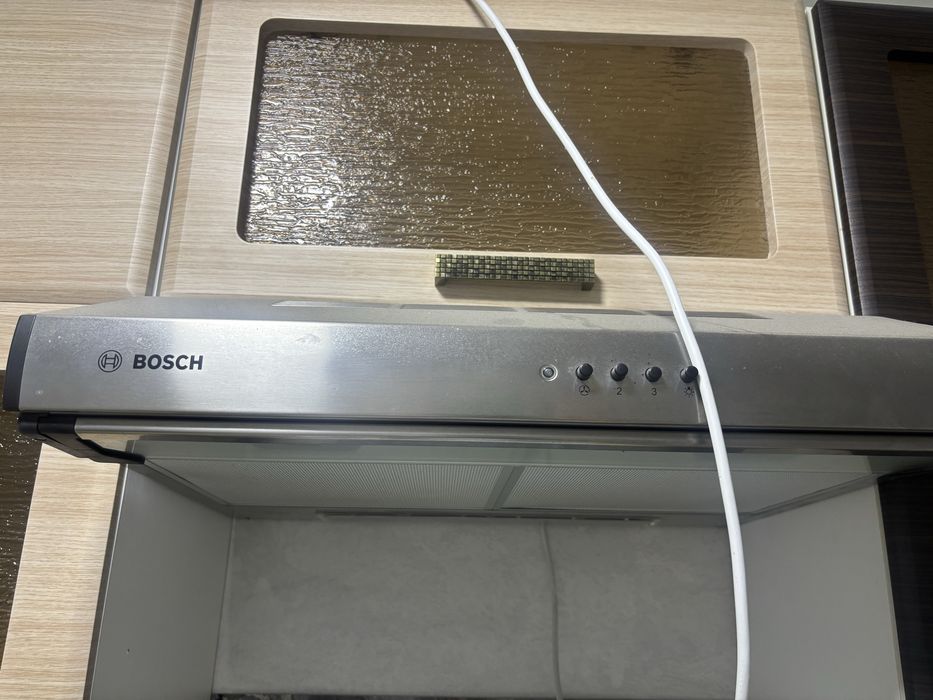 Вытяжка совершенно новая.BOSH