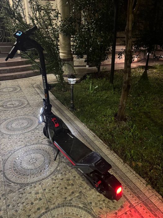 Электросамокат Ninebot Segway ZT 3 pro