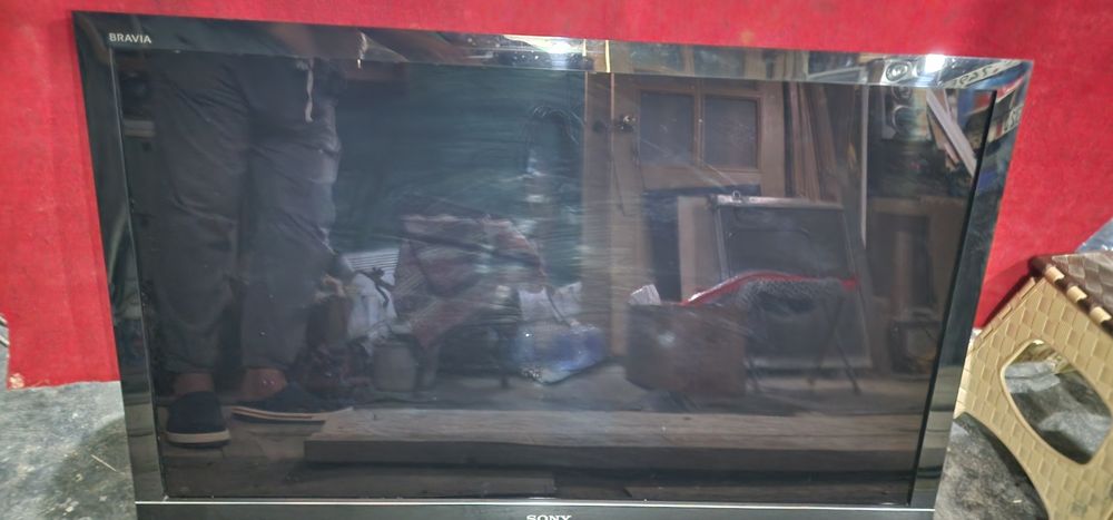 Продам телевизор SONY на запчасти.