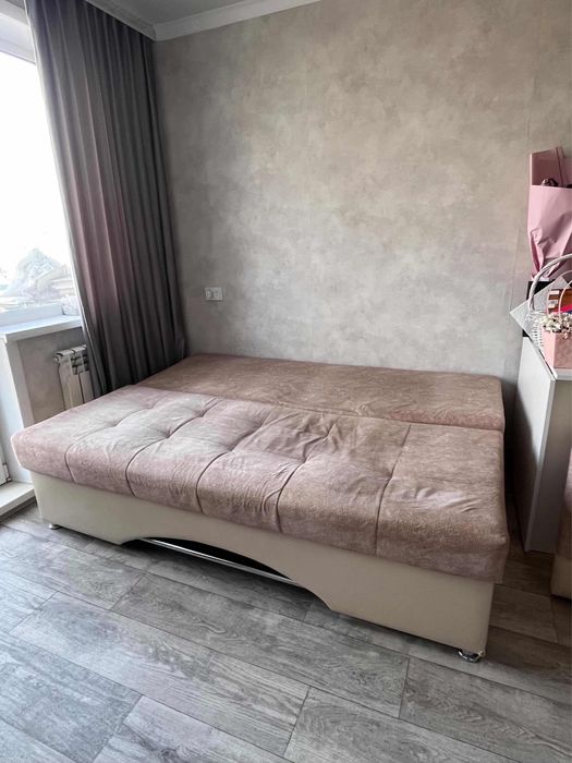 Срочно продаю диван