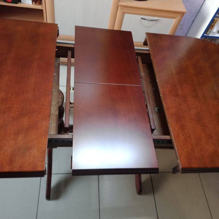 Продам стол Малайзия