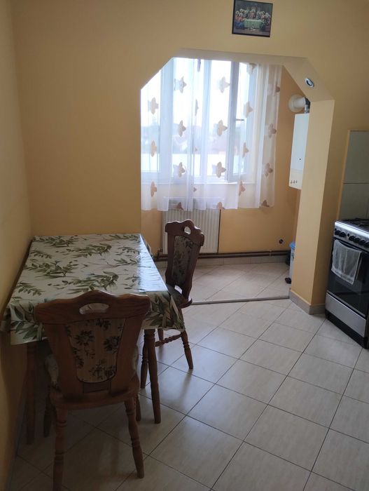 Închiriez apartament in M17
