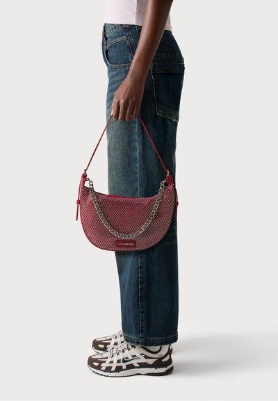 Steve Madden – дамска чанта с кристали, червена