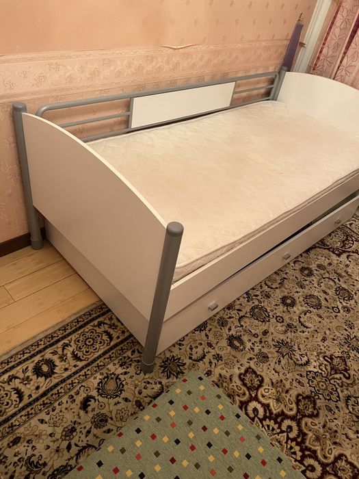 Продам кровать