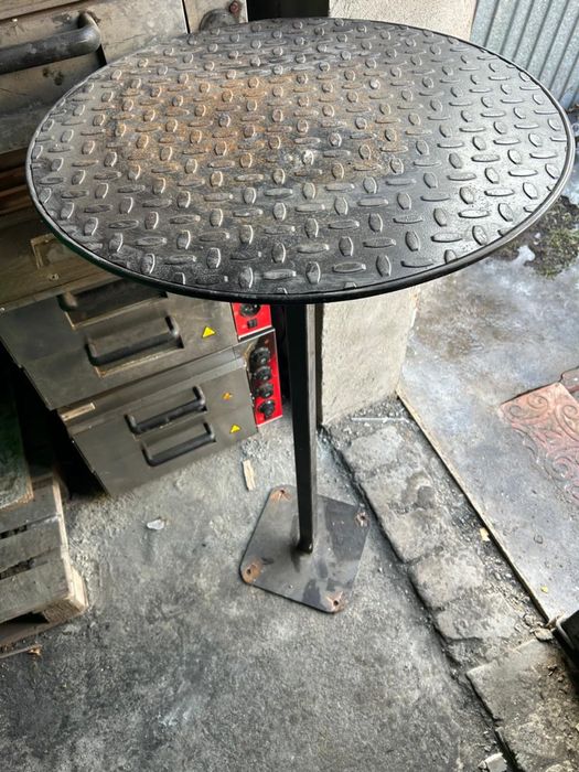 Стол металлический