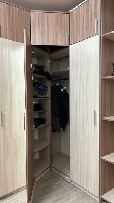 Продам кровать и шкафы