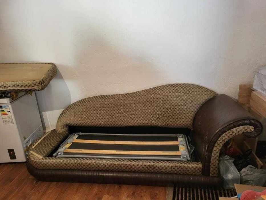 Большая диван-раскладушка, модем