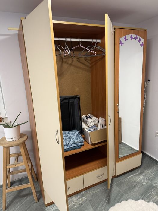 Продавам гардероб