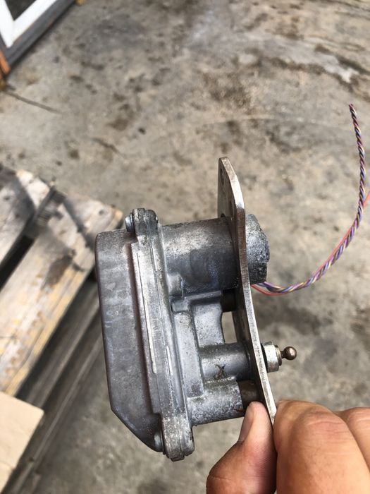 Моторче на управление турбина Audi A6 4F C6 233кс, 059 145 72 j