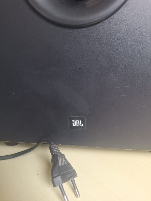 Vand subwoofer jbl + boxe  auna 110w