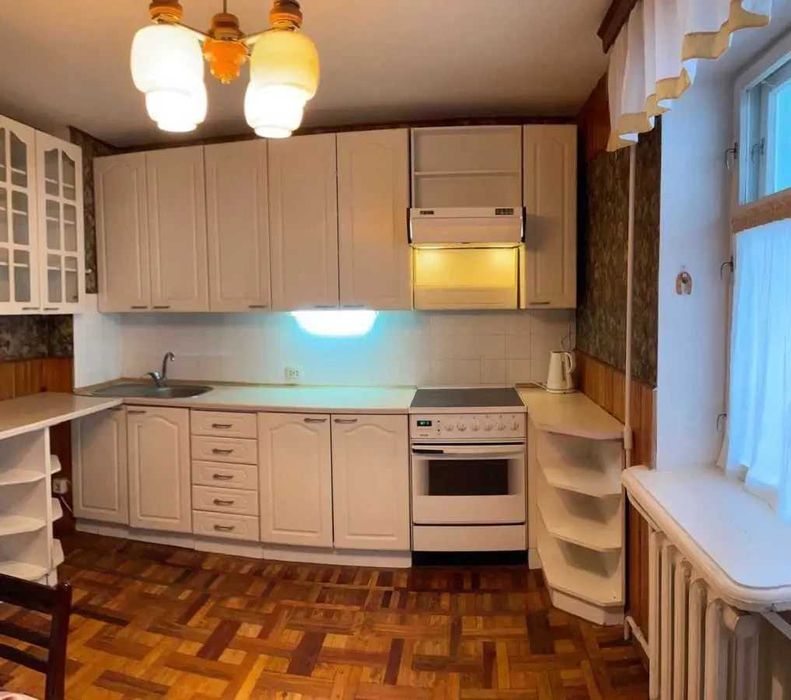 Дава се под наем Тристаен апартамент в София, Зона Б-18 - 100 кв.м за 586.5 € - Снимка #2