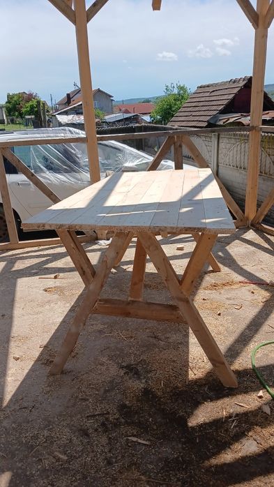 Mese pentru exterior la comanda diferite modele