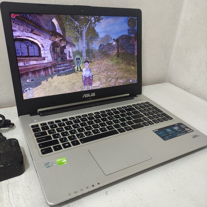 Ноутбук Asus Core-i3 с играми