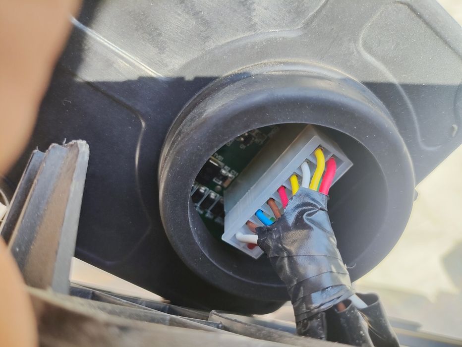 TOYOTA LAND CRUISER PRADO 150 передний фари запчаст или востоновленый