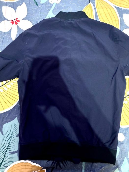 Vând bluza Zara albastru inchis