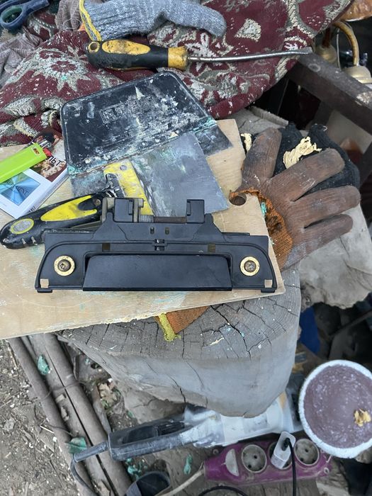 Запчасть на БМВ е 36 Ручка правая